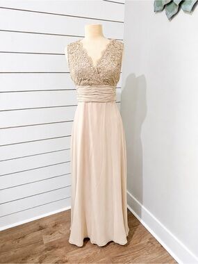 JS Boutique Women’s Formal Gown Dress Size 10 Blush Beige Lace Beaded Sleeveless